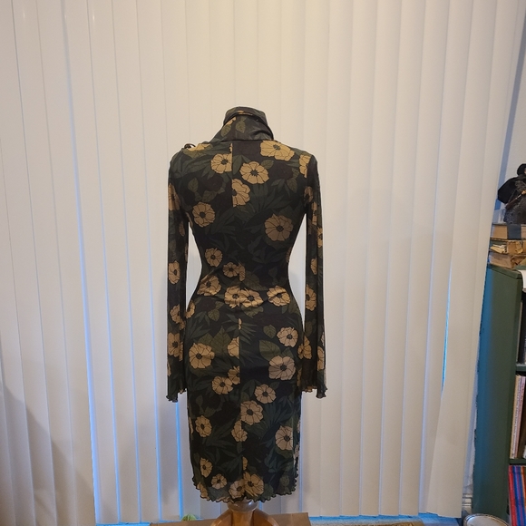 Dress - Picture 4 of 7